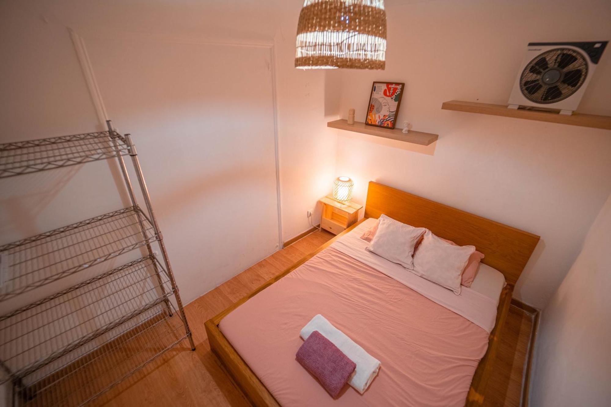 Quarto em Acomodações Particulares Bedrooms In Bairro Alto *
