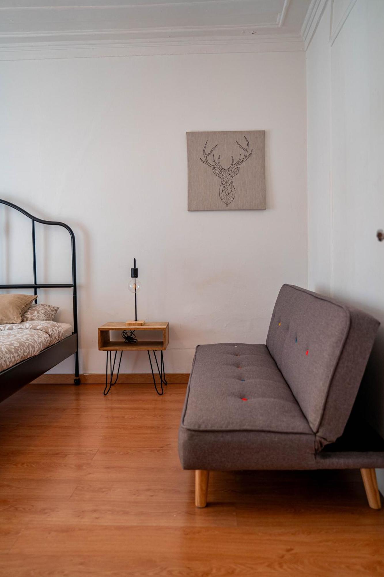 Quarto em Acomodações Particulares Bedrooms In Bairro Alto *