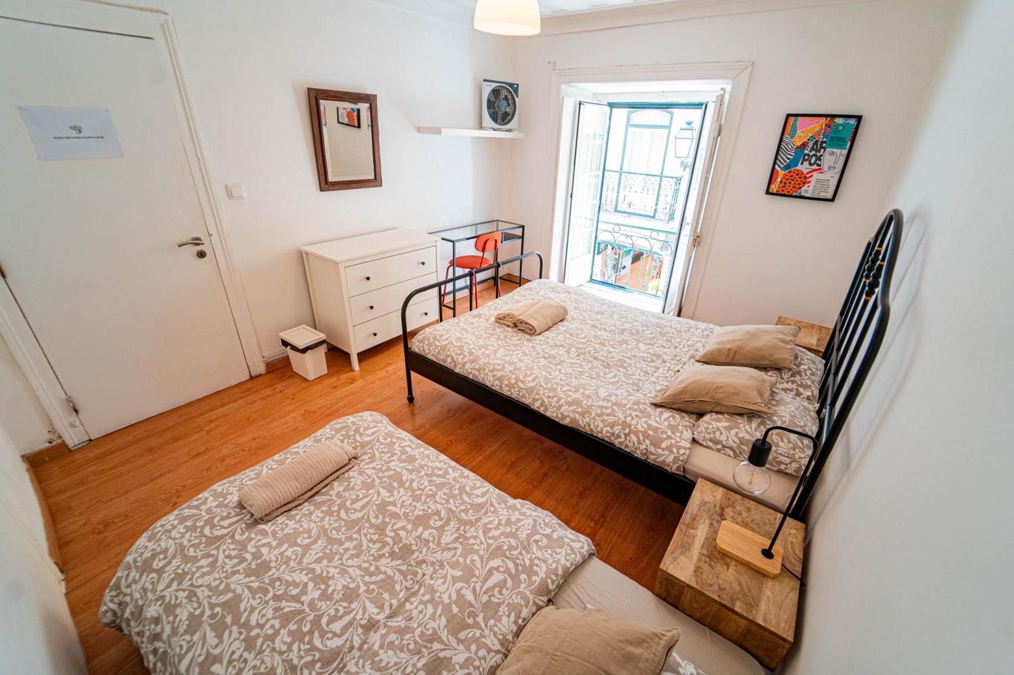 Bedrooms In Bairro Alto Quarto em Acomodações Particulares *