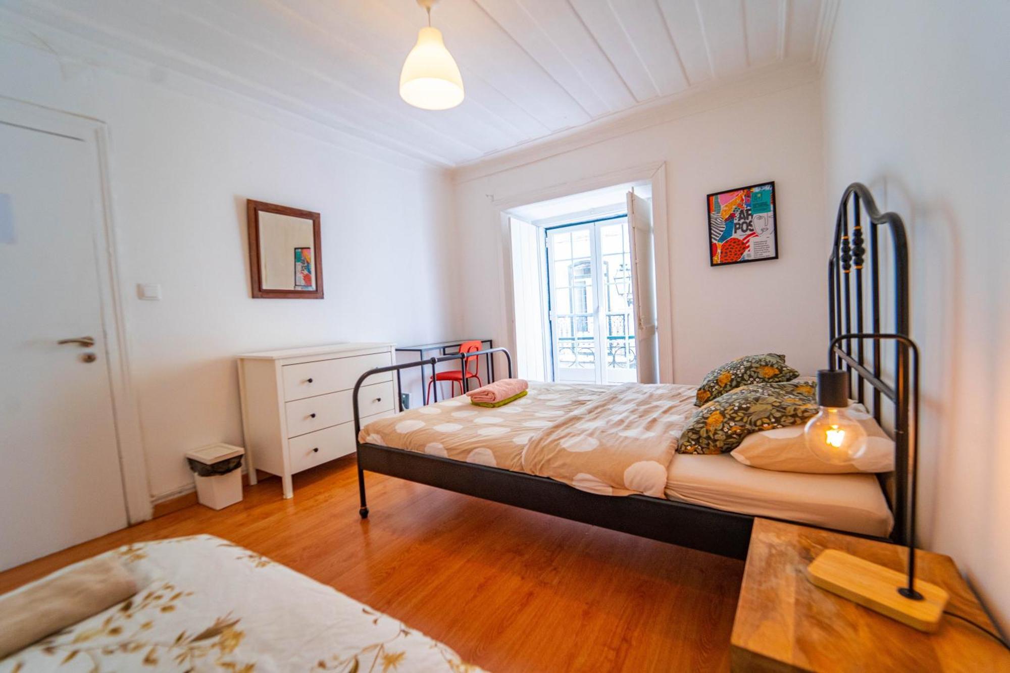 Quarto em Acomodações Particulares Bedrooms In Bairro Alto
