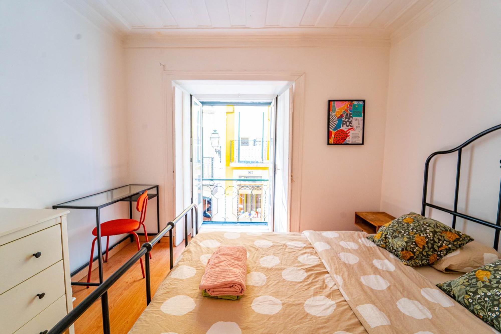 Bedrooms In Bairro Alto Quarto em Acomodações Particulares *