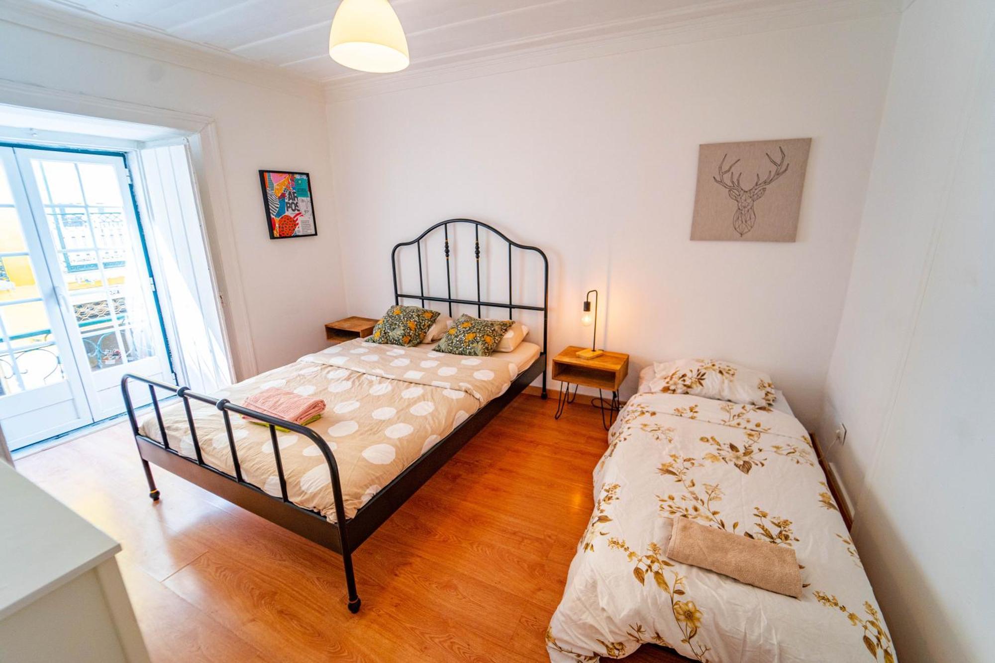 Quarto em Acomodações Particulares Bedrooms In Bairro Alto