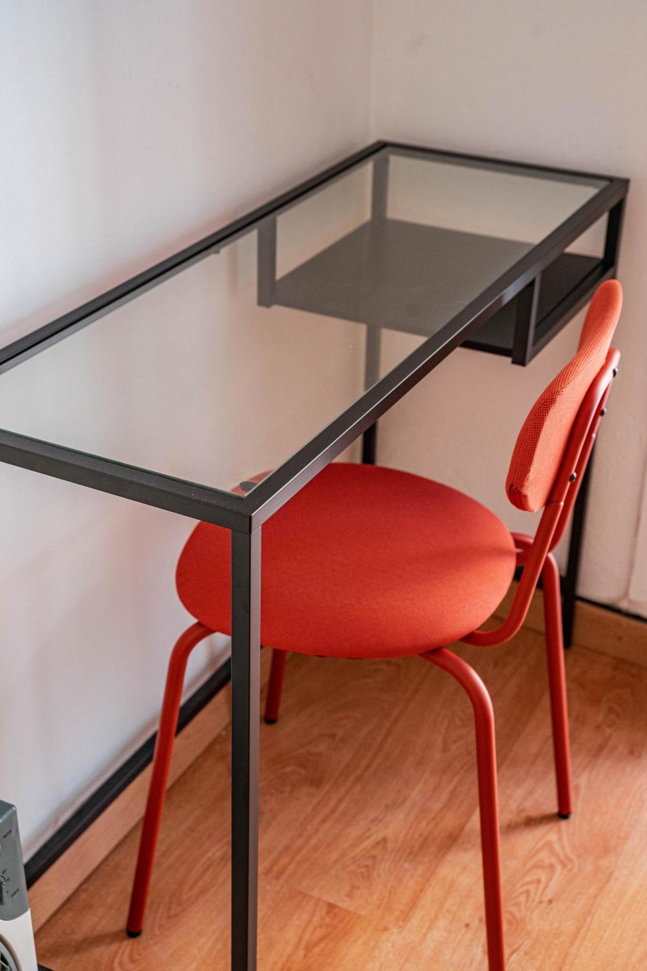 Quarto em Acomodações Particulares Bedrooms In Bairro Alto *